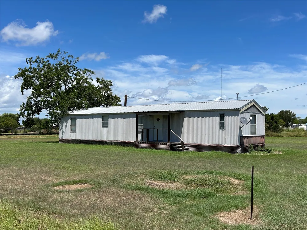 204 4th Street Seadrift, TX 77983