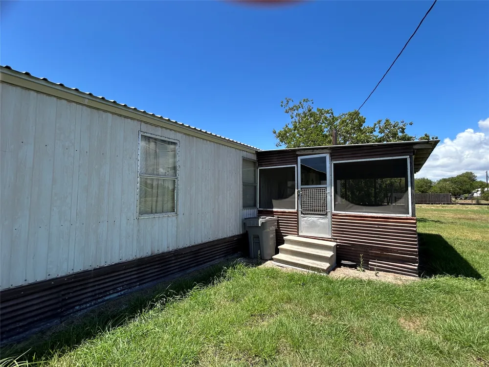 204 4th Street Seadrift, TX 77983