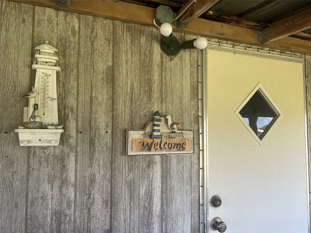 204 4th Street Seadrift, TX 77983