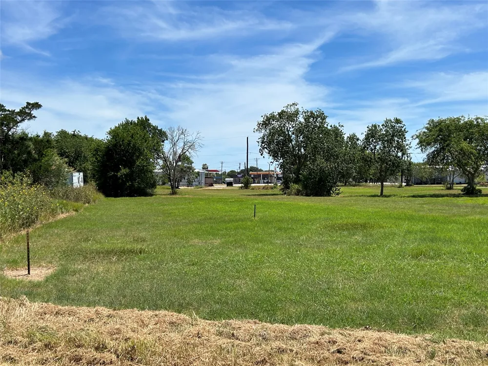 204 4th Street Seadrift, TX 77983