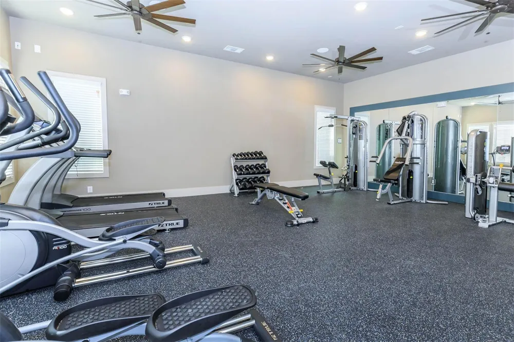 4633 Campus Dr Fort Worth, TX 76119