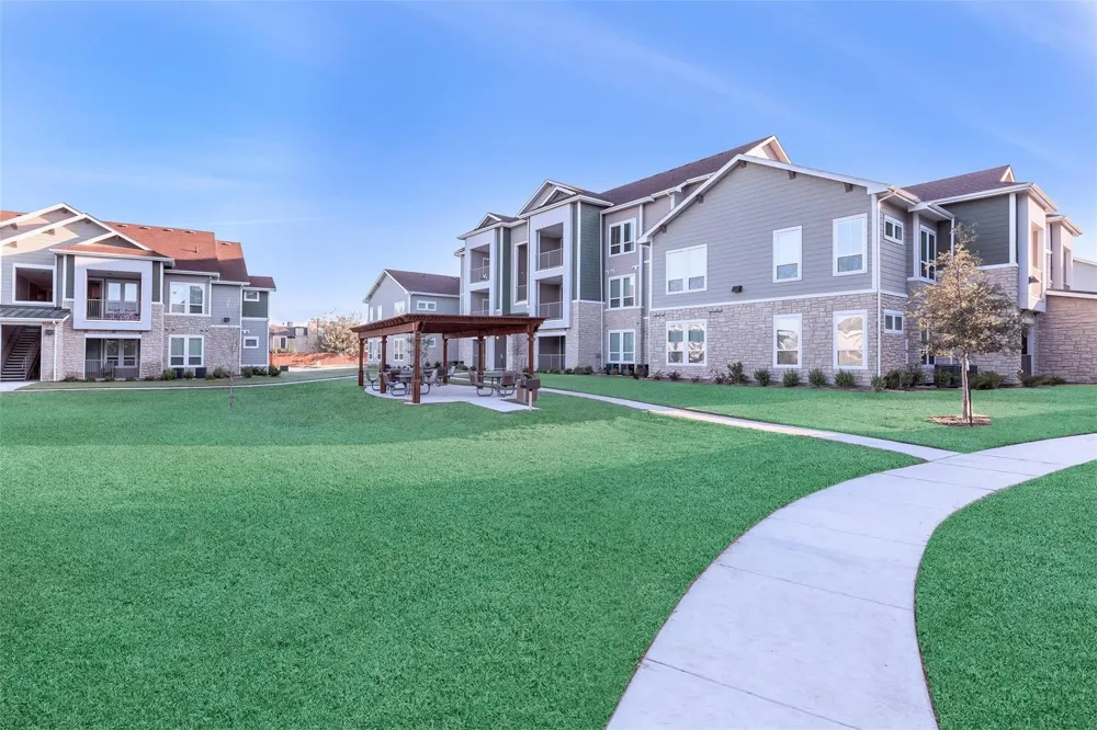 4633 Campus Dr Fort Worth, TX 76119
