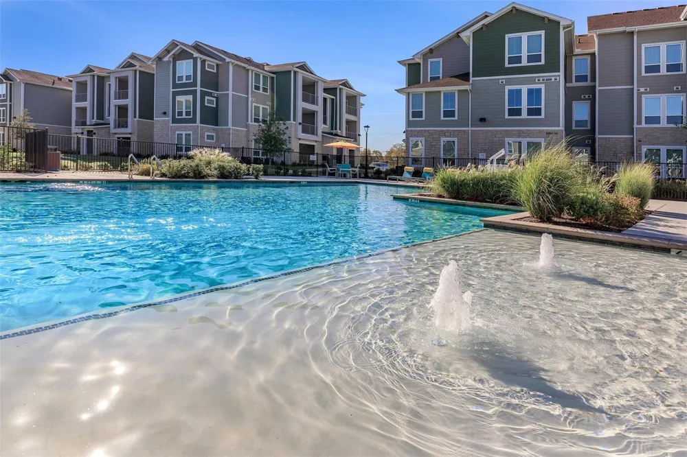 4633 Campus Dr Fort Worth, TX 76119