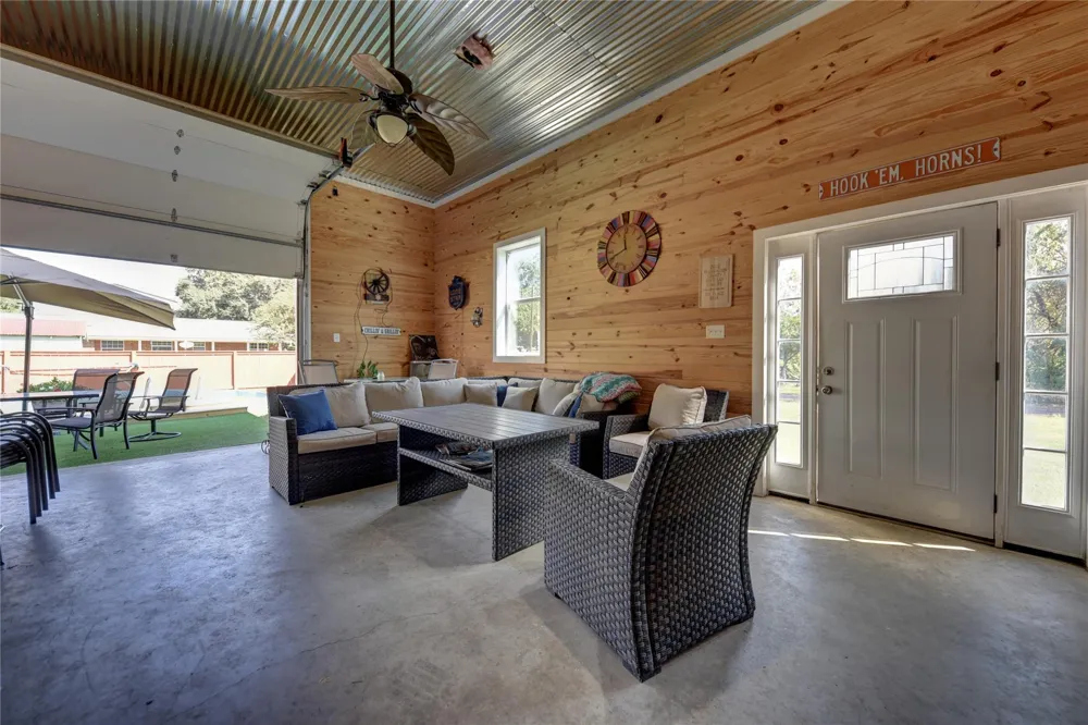 8740 Fm-2447 Chappell Hill, TX 77426