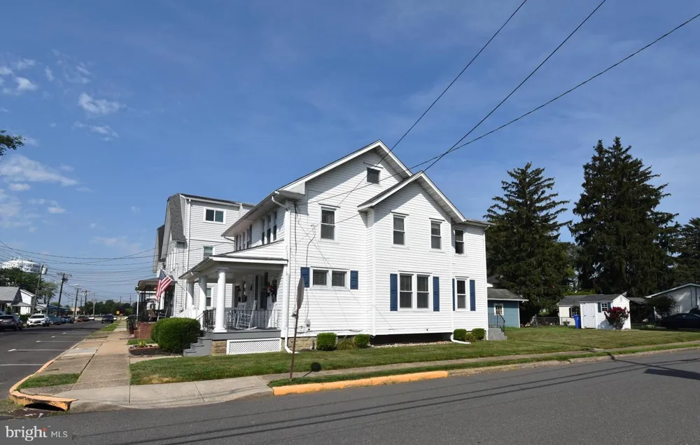 301 CONOVER STREET Burlington, NJ 08016