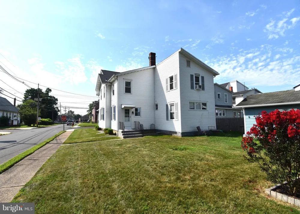 301 CONOVER STREET Burlington, NJ 08016