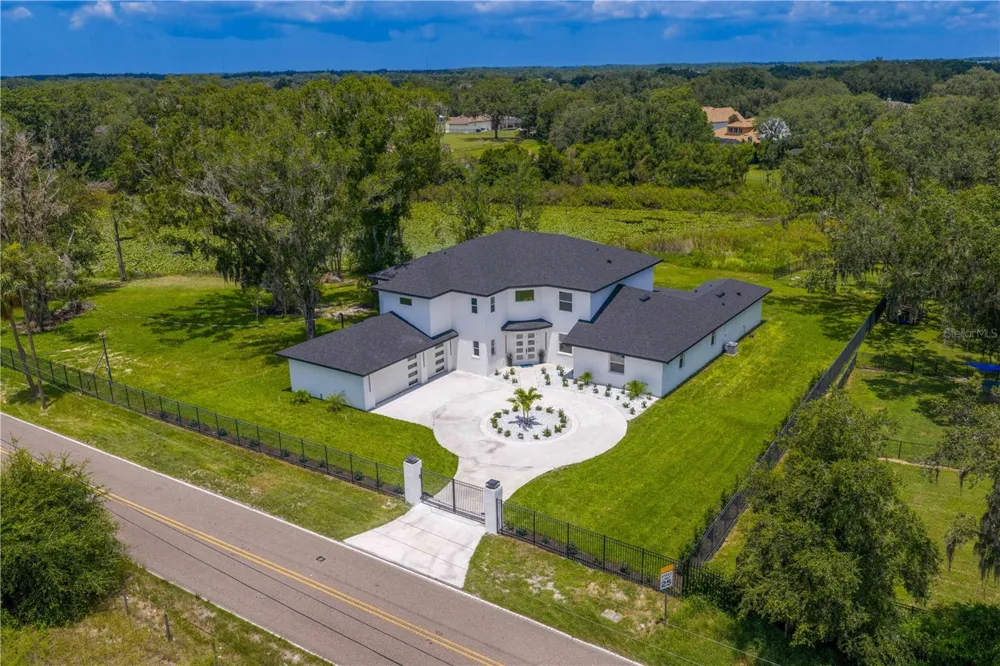 2202 NEWBERGER ROAD Lutz, FL 33549