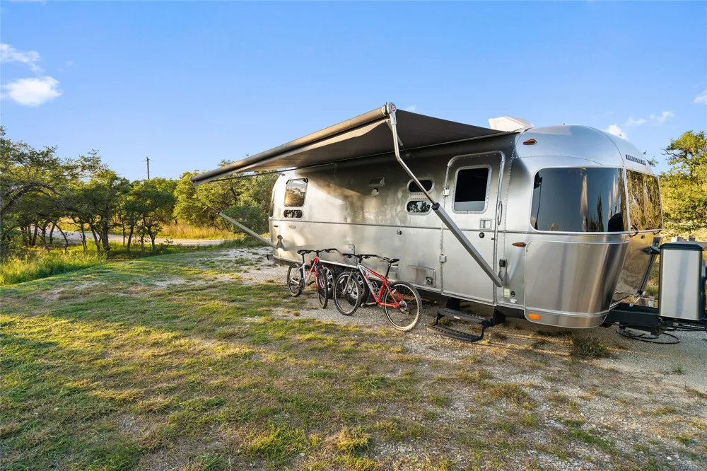 370 Gray Wolf Blanco, TX 78606