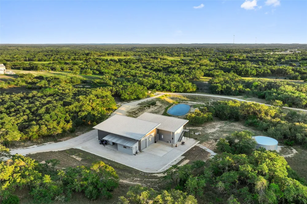 370 Gray Wolf Blanco, TX 78606