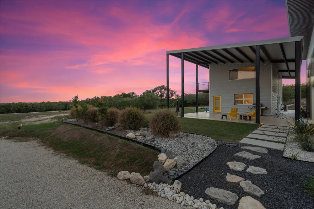 370 Gray Wolf Blanco, TX 78606