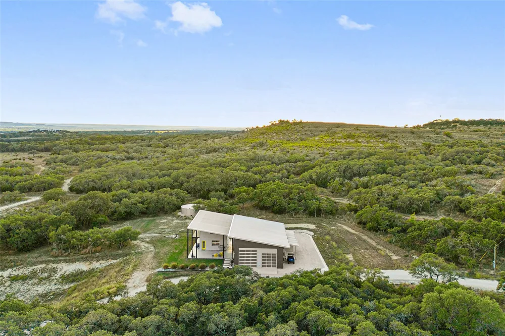 370 Gray Wolf Blanco, TX 78606