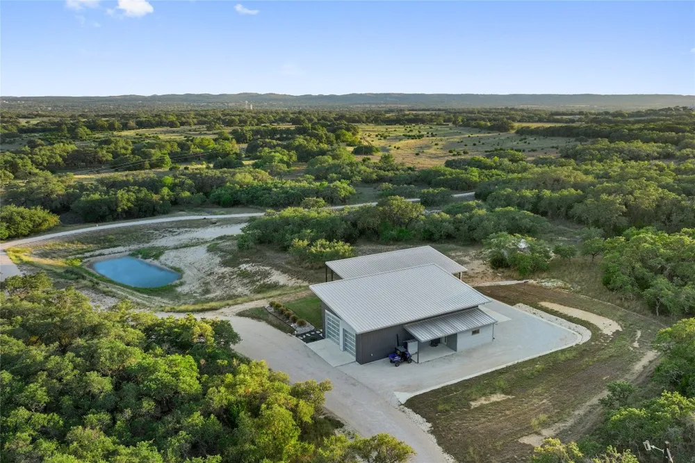 370 Gray Wolf Blanco, TX 78606