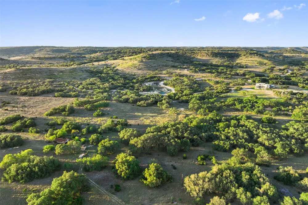 370 Gray Wolf Blanco, TX 78606