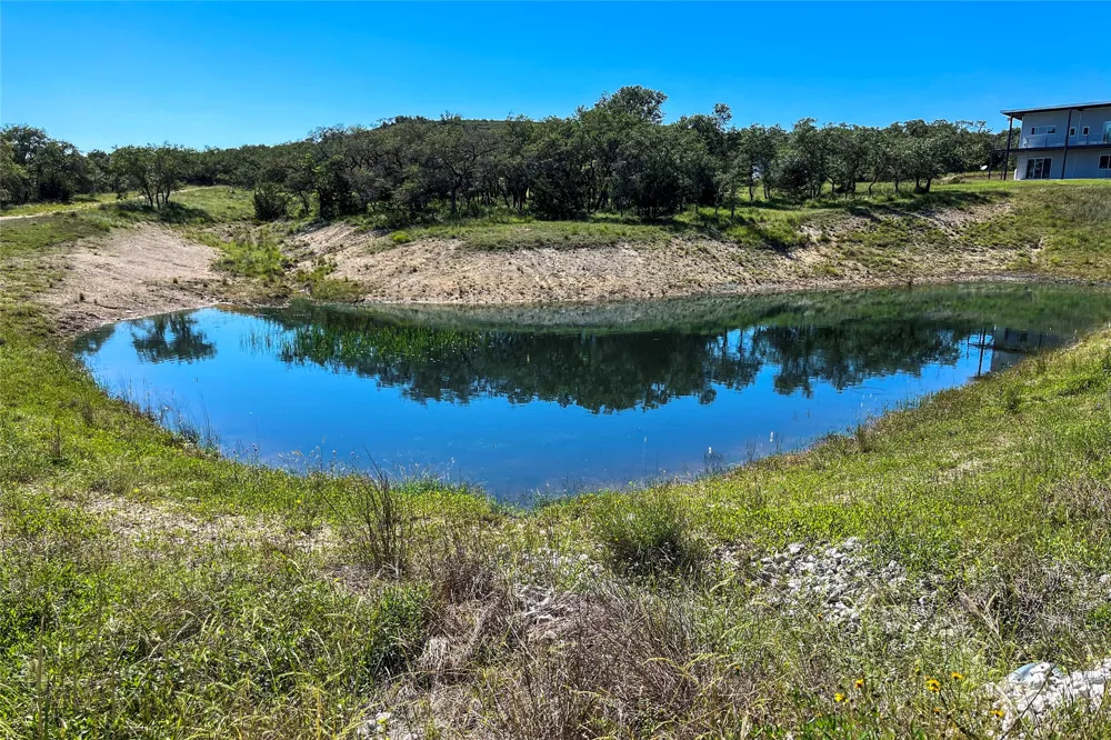 370 Gray Wolf Blanco, TX 78606