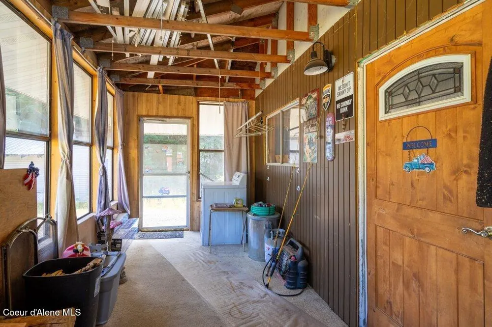 207 Happy Valley Lane St. Maries, ID 83861