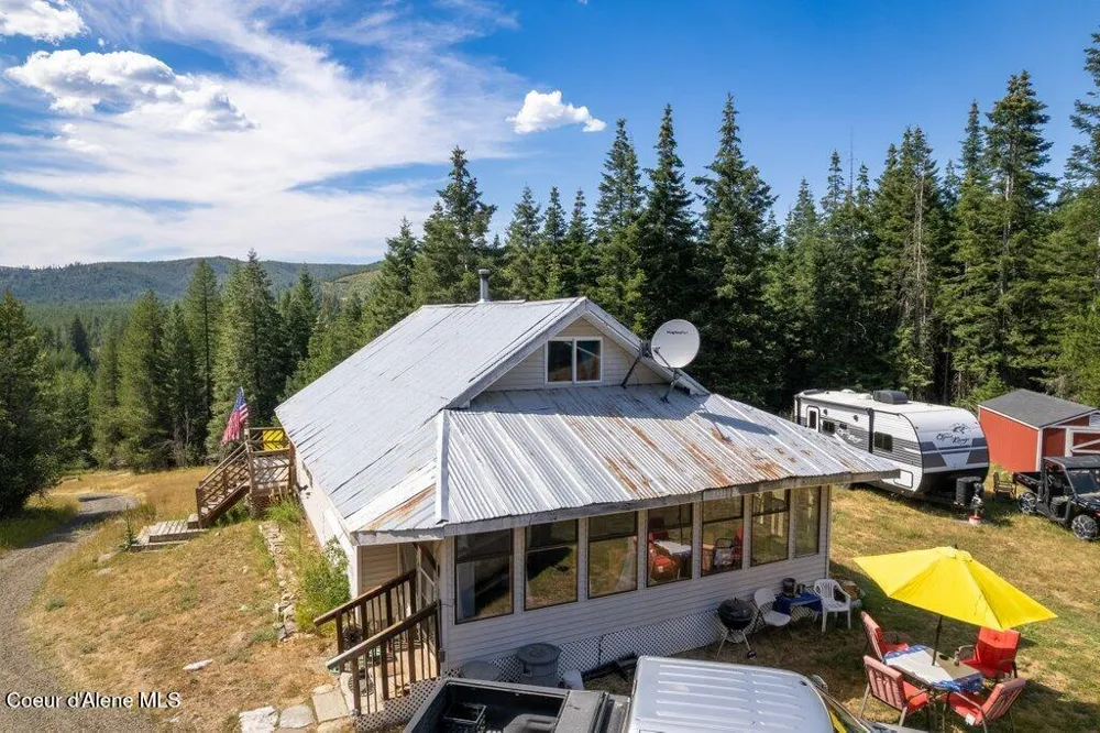 207 Happy Valley Lane St. Maries, ID 83861