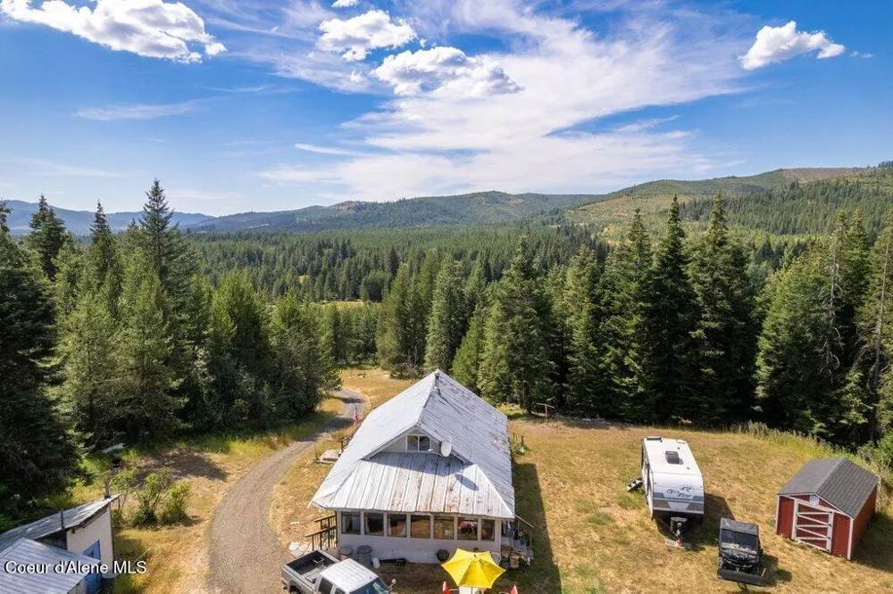 207 Happy Valley Lane St. Maries, ID 83861