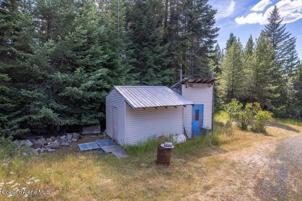 207 Happy Valley Lane St. Maries, ID 83861