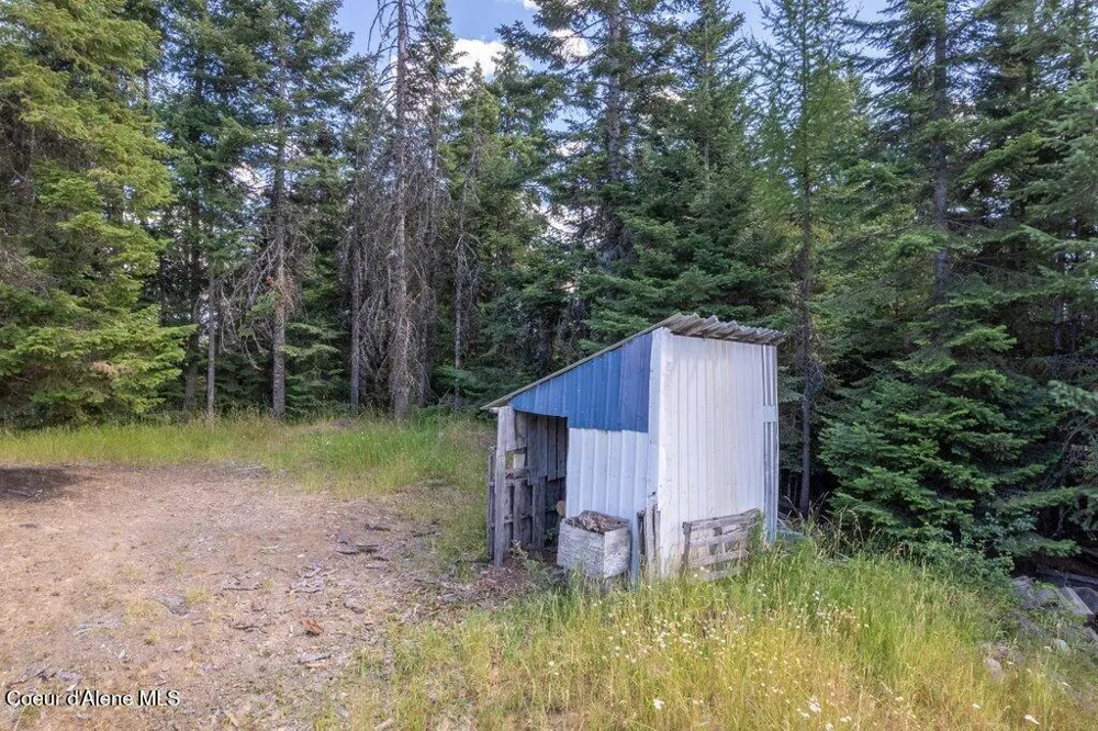 207 Happy Valley Lane St. Maries, ID 83861