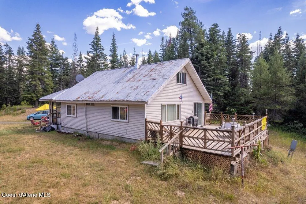 207 Happy Valley Lane St. Maries, ID 83861