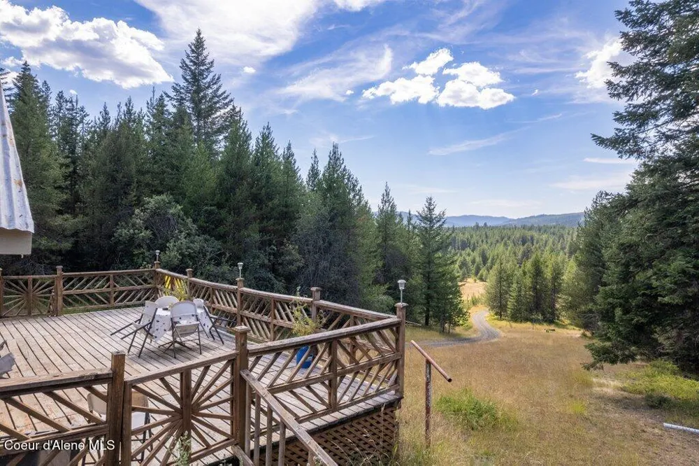 207 Happy Valley Lane St. Maries, ID 83861