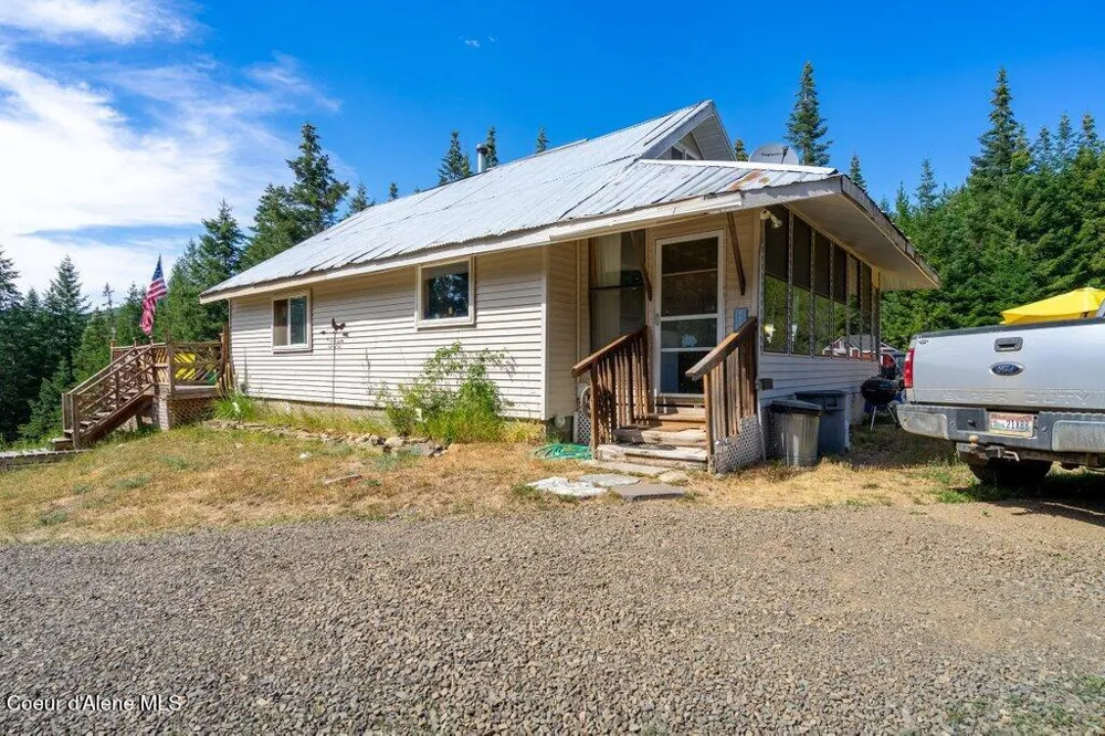 207 Happy Valley Lane St. Maries, ID 83861