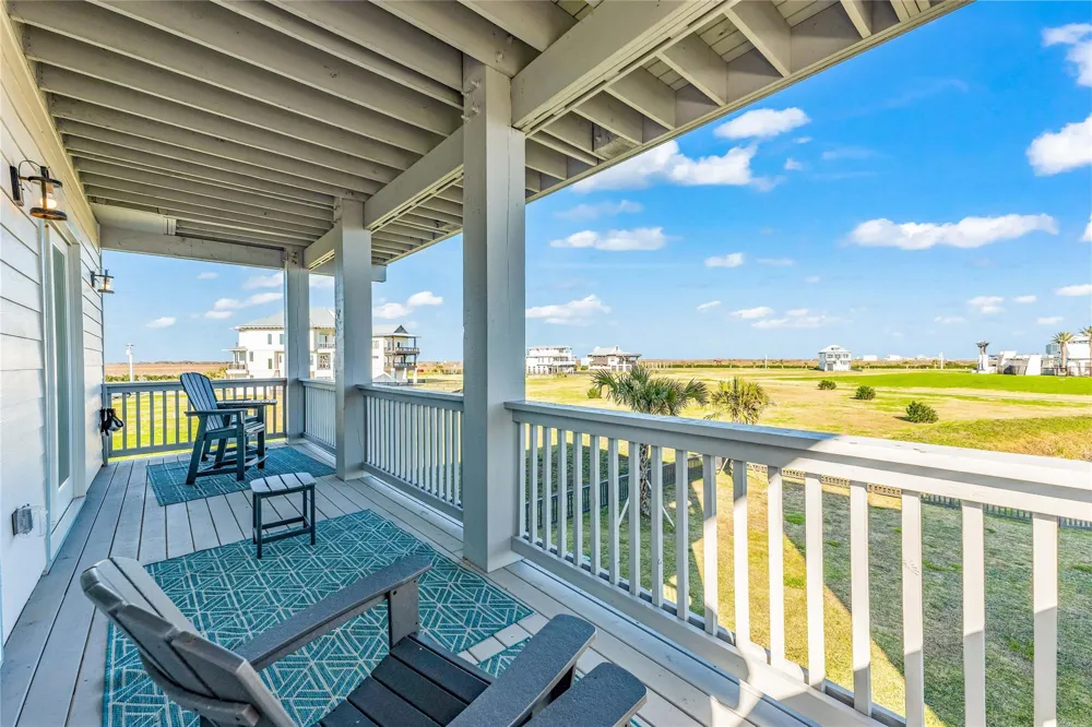 312 Seagrass Gilchrist, TX 77617