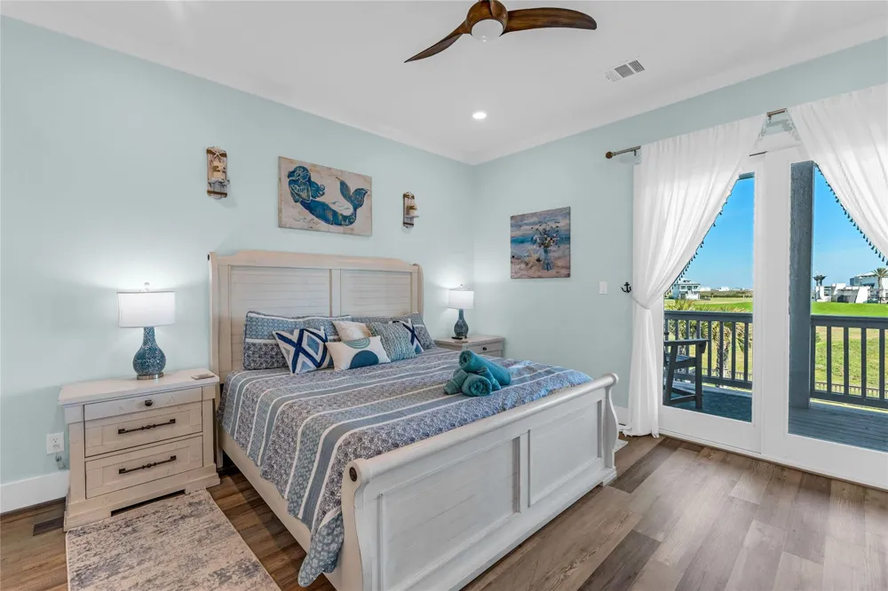 312 Seagrass Gilchrist, TX 77617