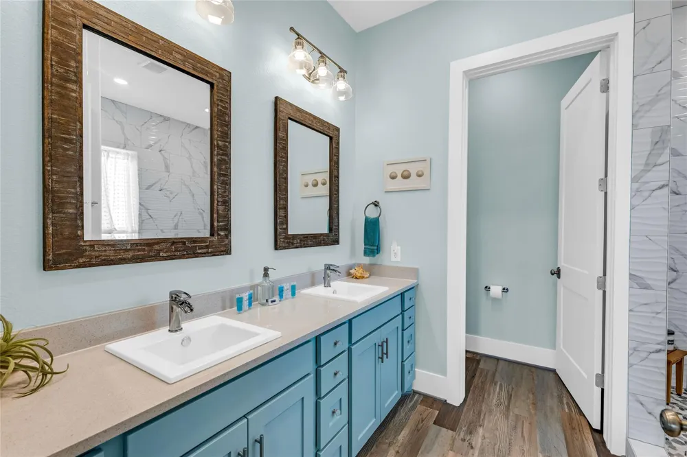 312 Seagrass Gilchrist, TX 77617