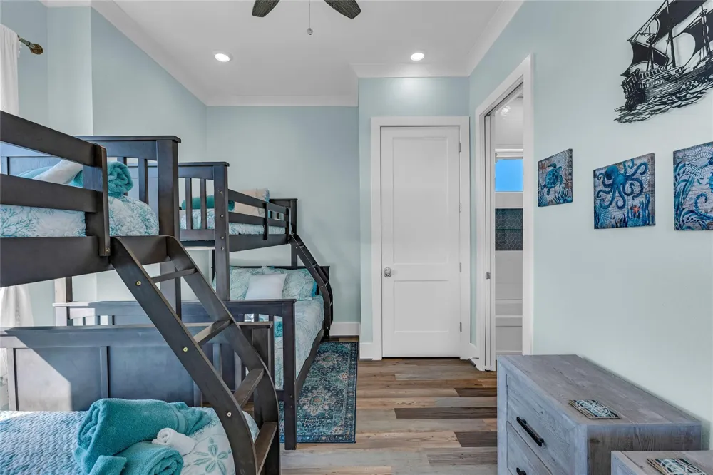 312 Seagrass Gilchrist, TX 77617