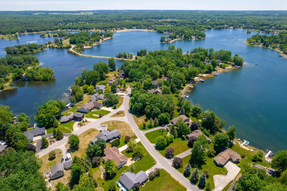 6362 Cedar Trace Canadian Lakes, MI 49346