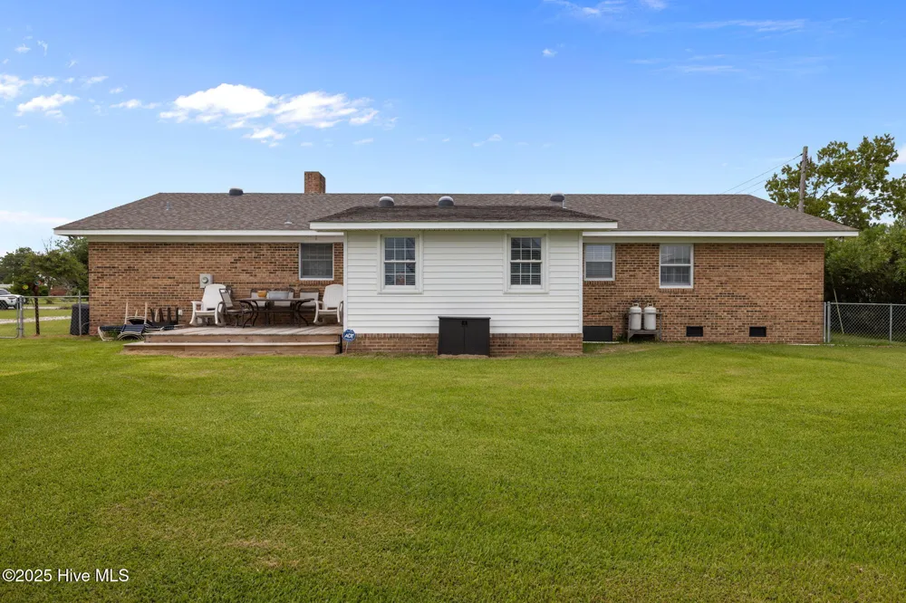 198 Mary Ella Road Harkers Island, NC 28531