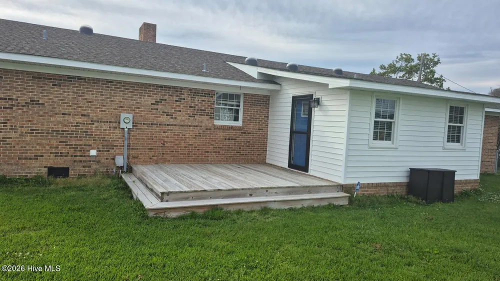 198 Mary Ella Road Harkers Island, NC 28531