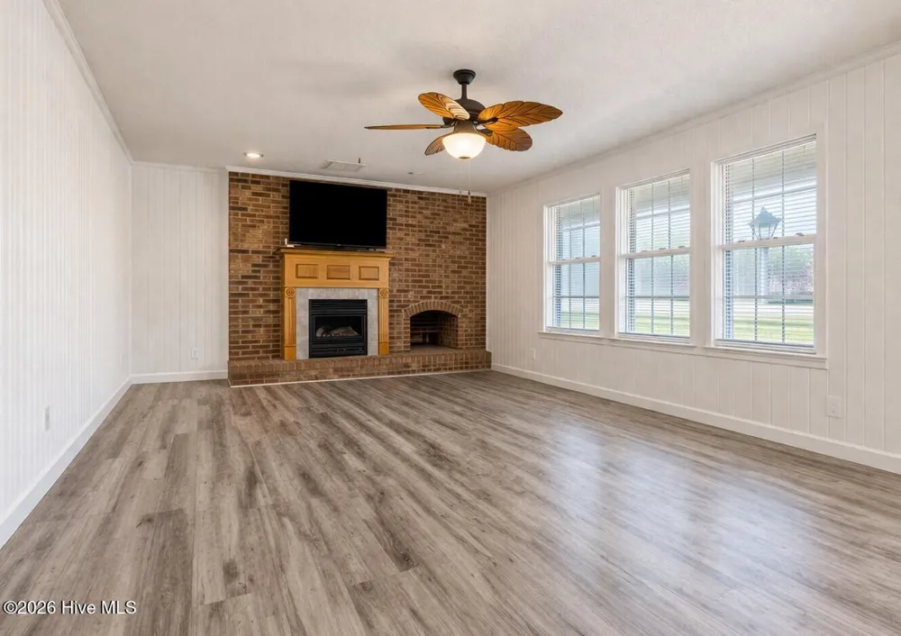 198 Mary Ella Road Harkers Island, NC 28531