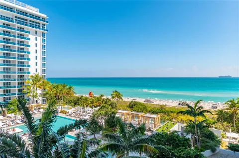 2301 Collins Ave #716