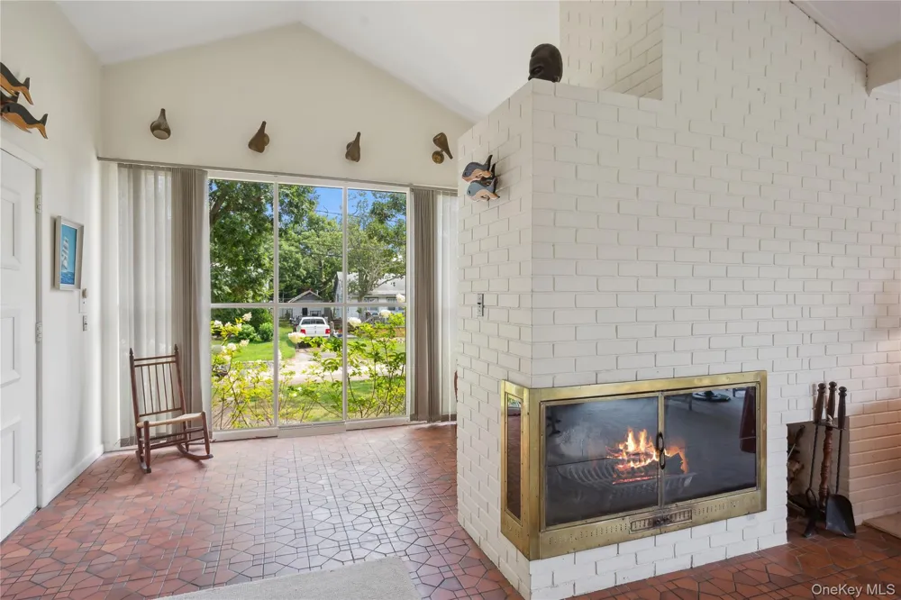 33 Beach Road Laurel, NY 11948