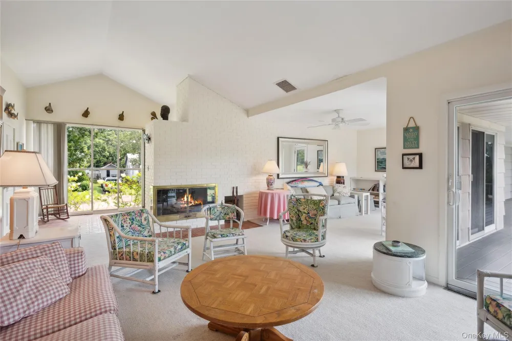 33 Beach Road Laurel, NY 11948