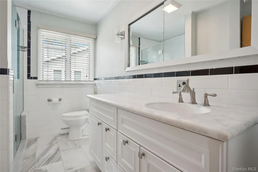 33 Beach Road Laurel, NY 11948