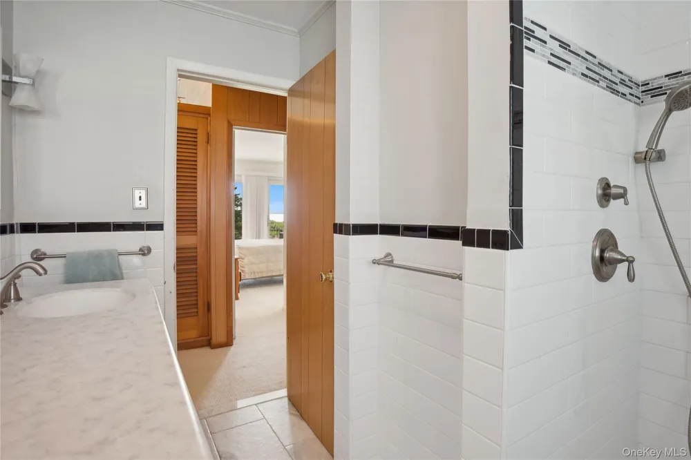 33 Beach Road Laurel, NY 11948
