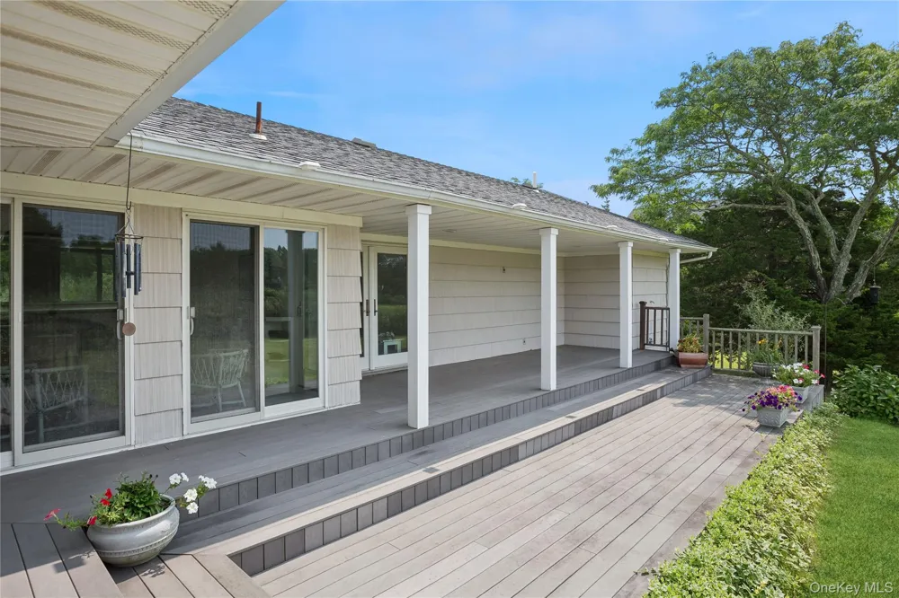 33 Beach Road Laurel, NY 11948