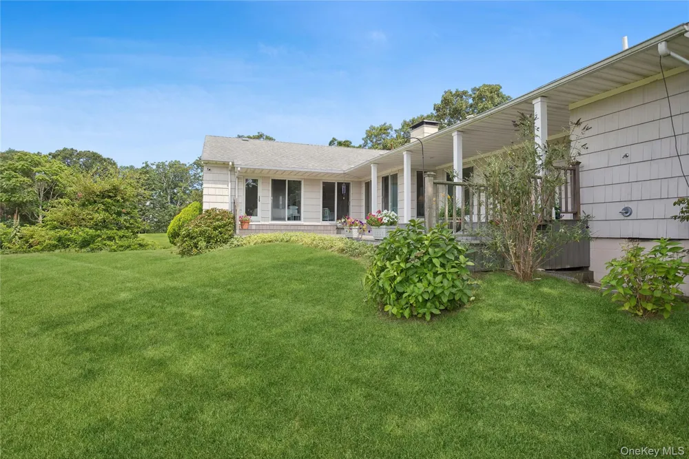 33 Beach Road Laurel, NY 11948