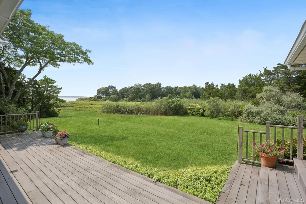 33 Beach Road Laurel, NY 11948