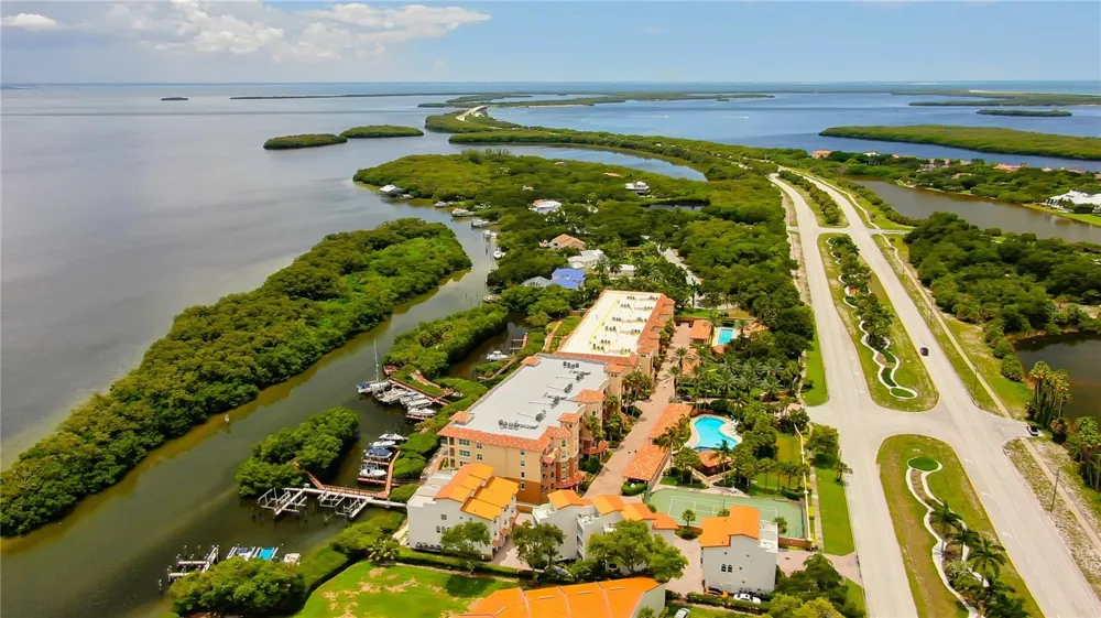 1575 PINELLAS BAYWAY WAY S #1575 Tierra Verde, FL 33715