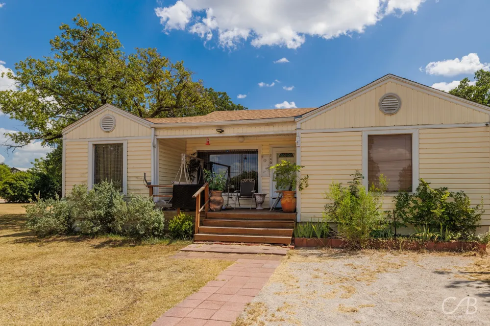 1406 W Commerce Street Eastland, TX 76448