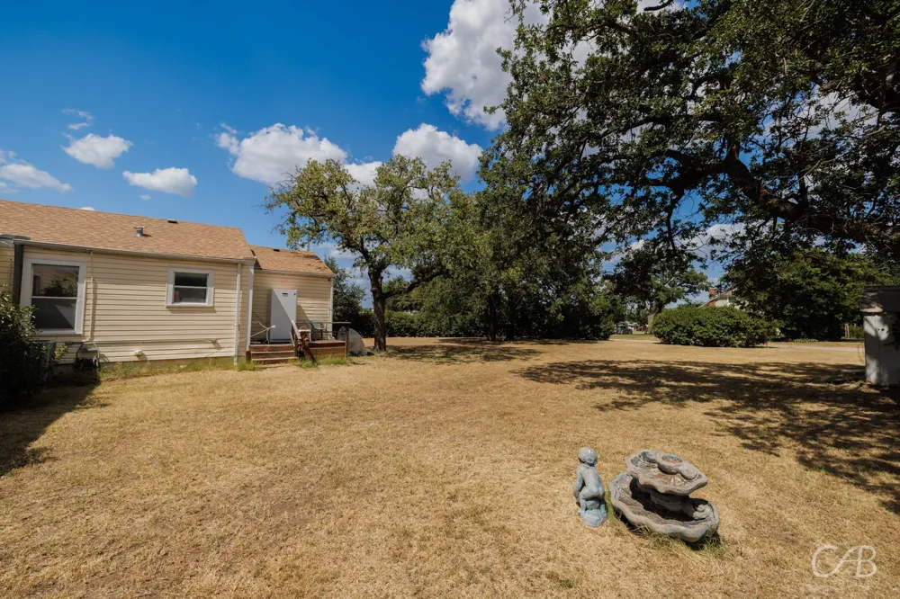 1406 W Commerce Street Eastland, TX 76448