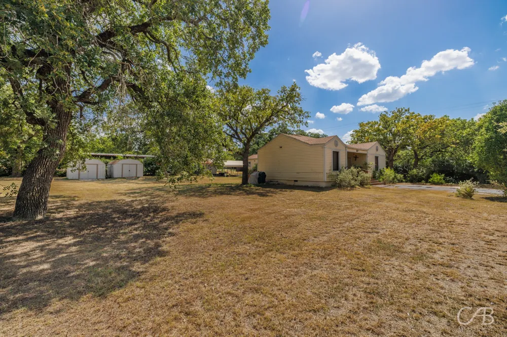 1406 W Commerce Street Eastland, TX 76448
