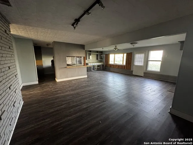 22428 FM 2093 Harper, TX 78631