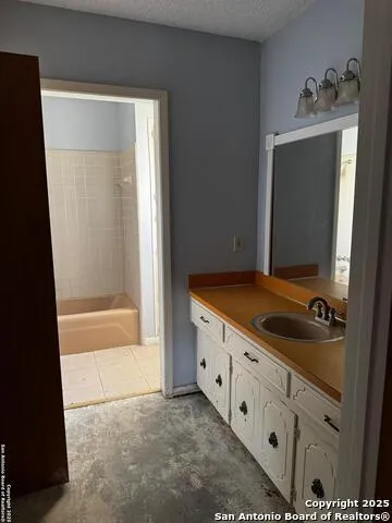 22428 FM 2093 Harper, TX 78631