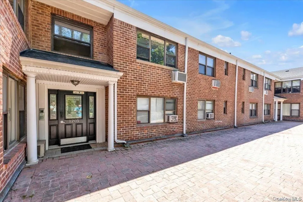 1205 E Broadway #F-13 Hewlett, NY 11557