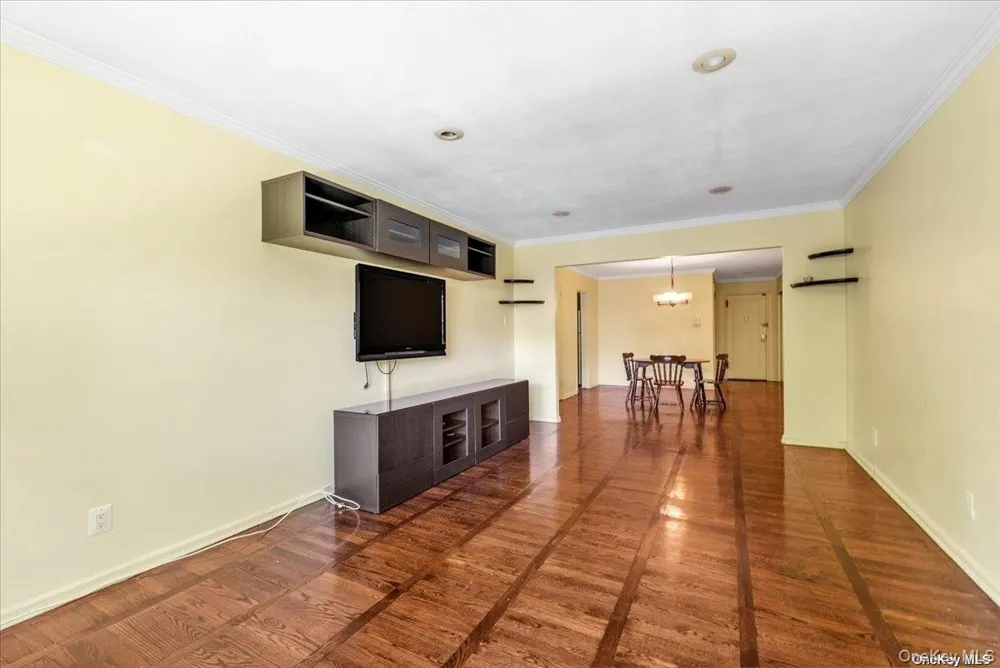 1205 E Broadway #F-13 Hewlett, NY 11557